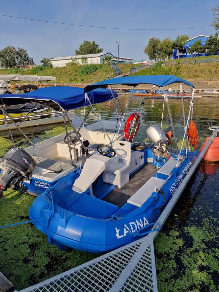 warszawa-port-czerniakowski-sternik-motorowodny
